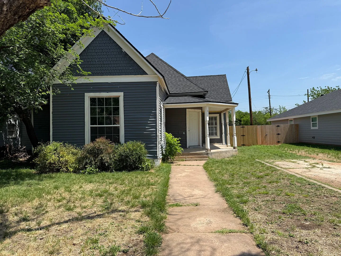 617 Jeanette St — Photo 1