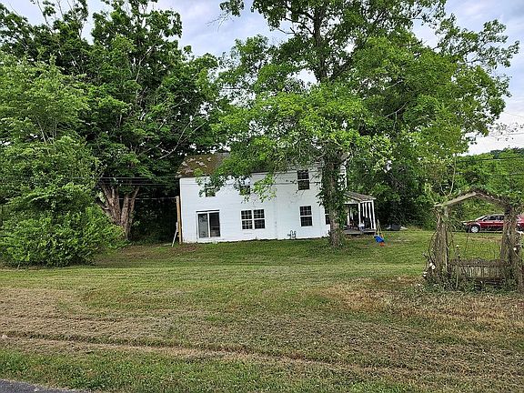 4th image of 703 Blair Rd