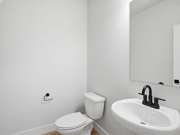 900 SE 34th Cir — Photo 7