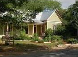 805 Mills St, Smithville, TX 78957
