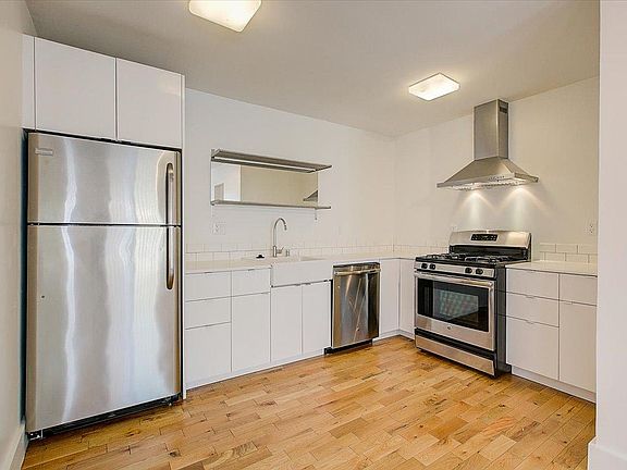 4th image of 1325 Sutherland St APT 4