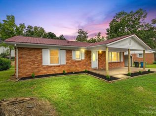 1354 23rd Ave NE, Hickory, NC 28601