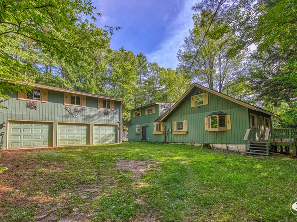 259 River Rd, Jay, NY 12941