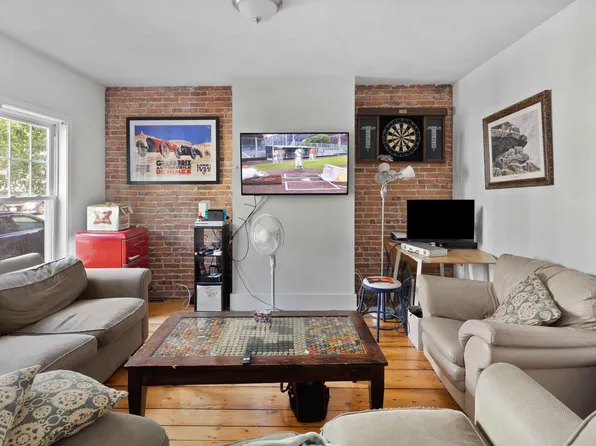 281 W 5th St, South Boston, MA 02127