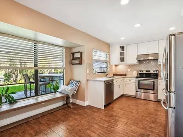 1326 Corner Oaks Dr — Photo 11