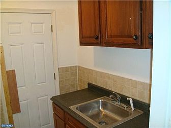 4th image of 627 N Jefferson St