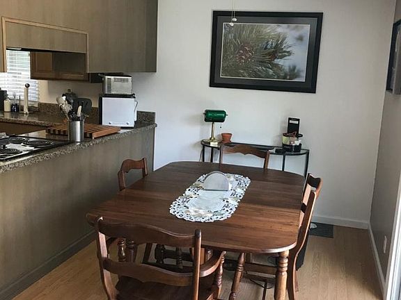 5th image of 4488 Wessex Dr