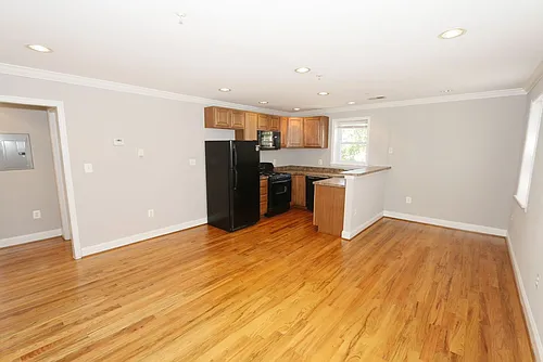 3118 E St. SE Photo 1