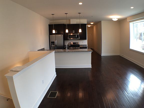 5th image of 121 W Kingsley St #8