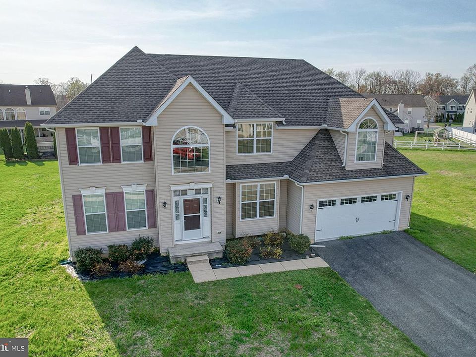 1st image of 163 Macon Ln