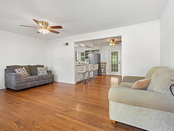 3rd image of 8505 Penner Ave
