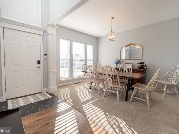 672 Empire Dr, Downingtown, PA 19335