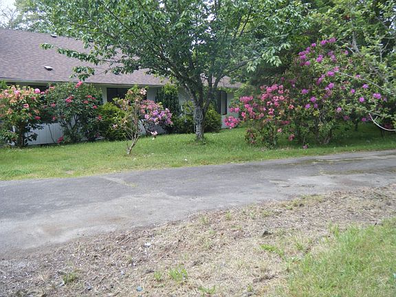 2nd image of 1909 Washington Ave N