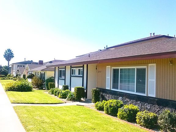 3rd image of 2937 N Garey Ave APT 3