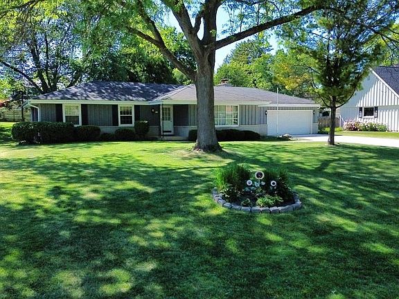 3rd image of 521 Alta Loma DRIVE