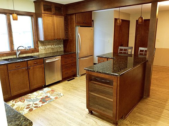 4th image of 2437 W Wilson Dr