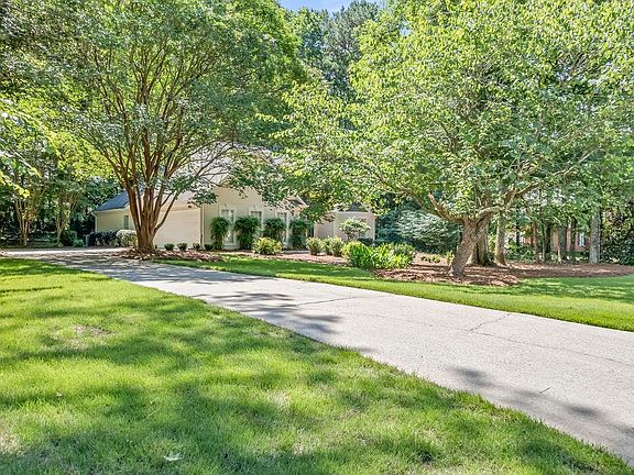2nd image of 199 Windermere Cir