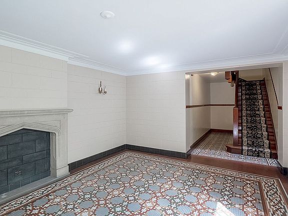 3rd image of 1530 E 59th St APT G3