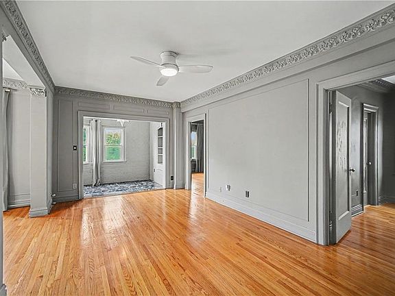5th image of 311 E Emanuel Cleaver Blvd #401