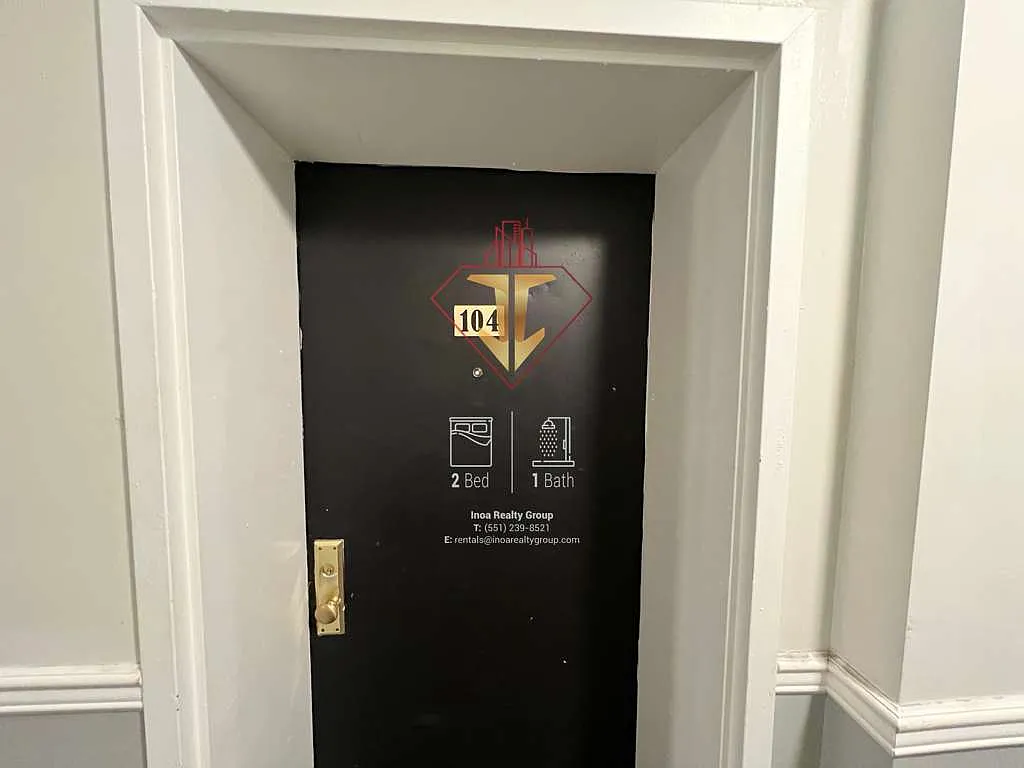2 bed, $1,950 — Photo 4
