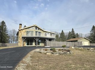 114 Overlook Ln, Blooming Grove, PA 18428