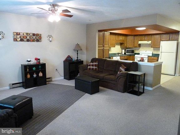 2nd image of 1068 Matthew Ct
