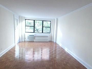 1st image of 130 9th Ave