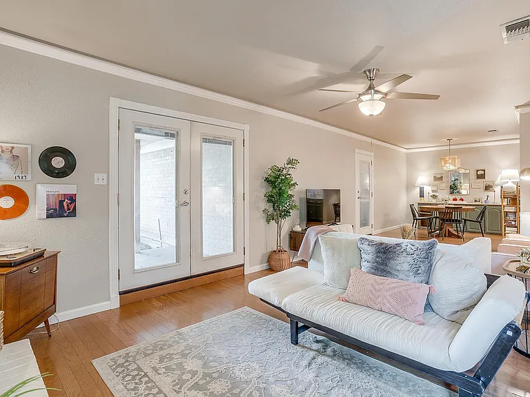 4318 Segura Ct N — Photo 3