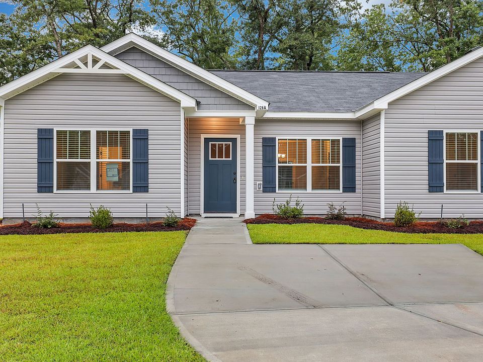 1st image of 122A Smithfield Dr