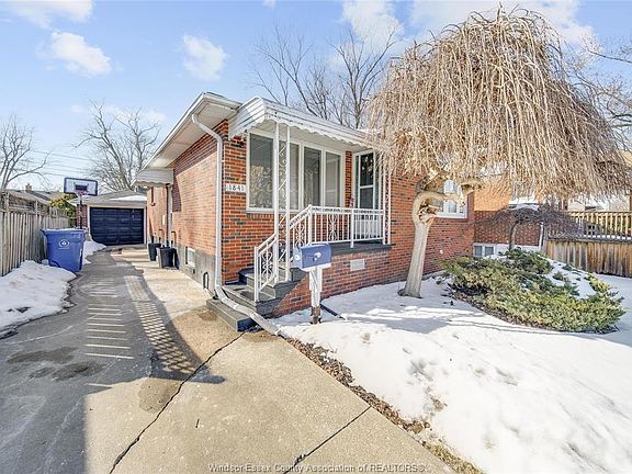 3rd image of 1841 Arthur Rd