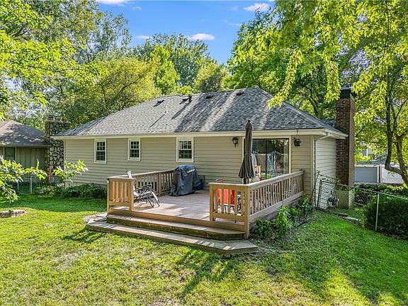 3rd image of 6107 Clydesdale Ln