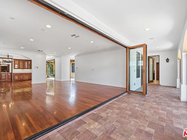 4129 Wade St — Photo 13