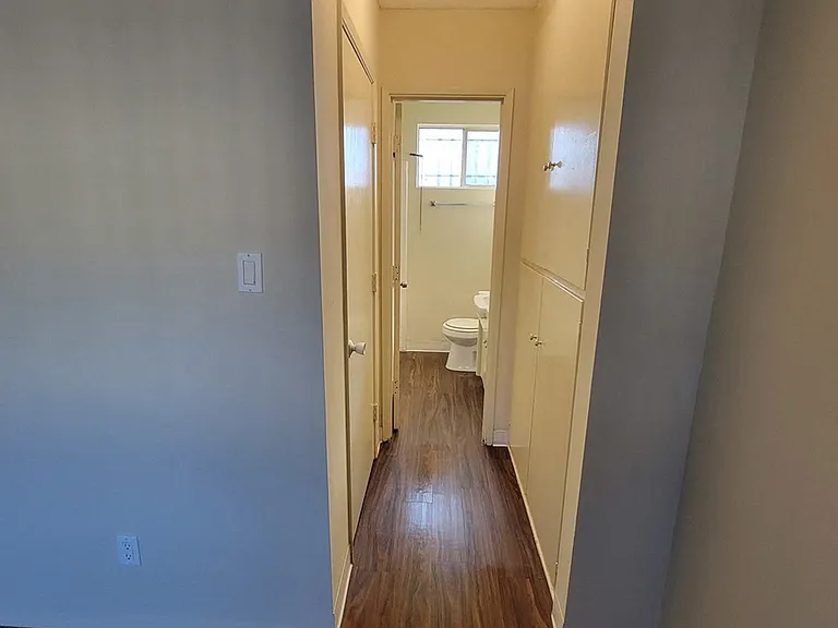 13921 Normandie Ave. — Photo 8