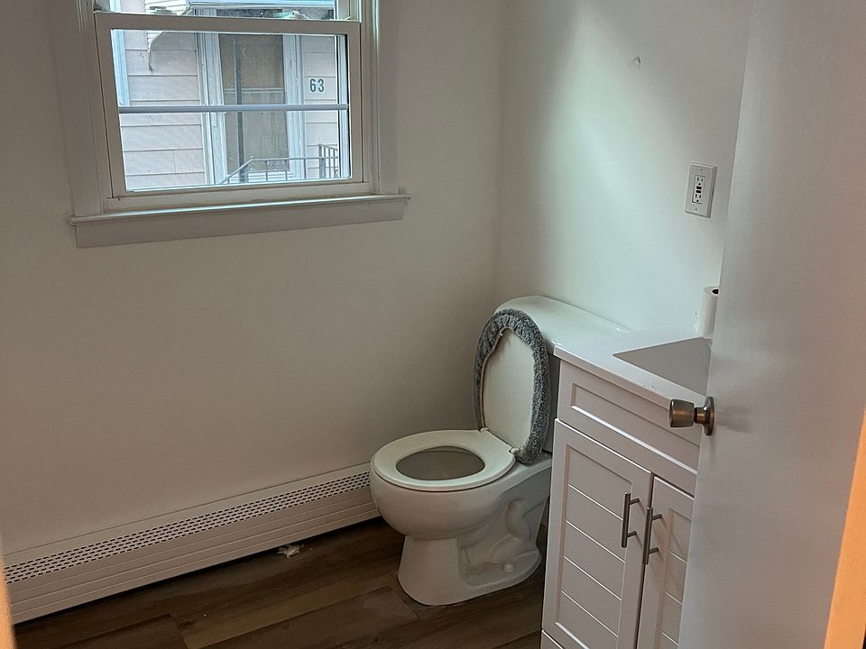 1st image of 69 Barnes Ave #69