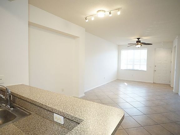 5th image of 4903 Chancellor Dr APT 13