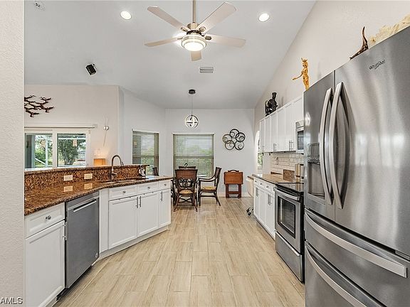 3rd image of 1127 NW 18th St