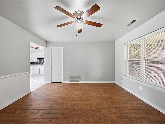 4th image of 1501 Brookdale Dr