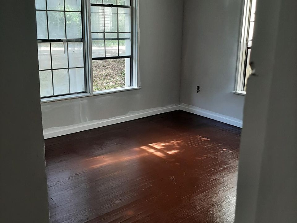 1st image of 3812 W Lee St