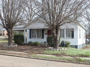 770 Griffin St, West Point, MS 39773