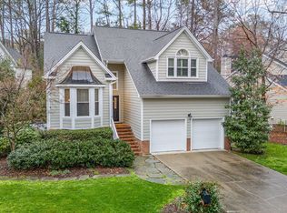 305 Fairwinds Dr, Cary, NC 27518