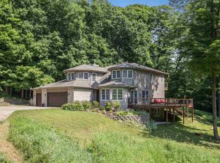 4050 Timberland Dr NW, Cedar Rapids, IA 52405