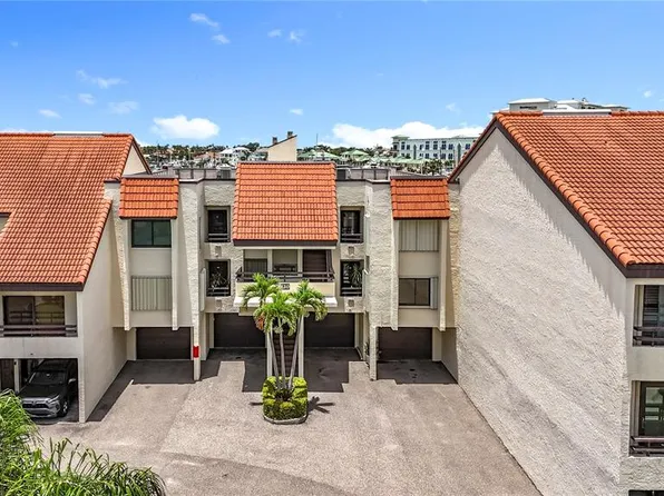 120 1st St E APT 104, Tierra Verde, FL 33715