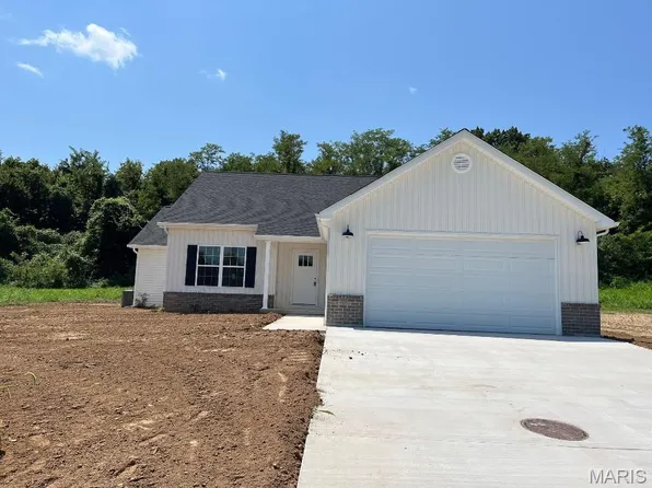 100 Lake Hollow Ct, Labadie, MO 63055