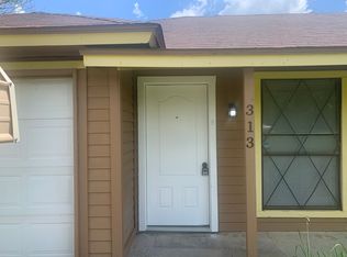 313 Lipscomb St, Cleburne, TX 76031