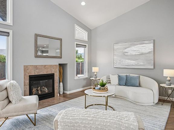 5th image of 405 Kelly Ave