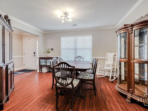 5th image of 200 Beaubrook Boulevard