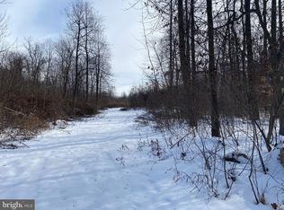 9 Erhardt Rd, Fleetwood, PA 19522
