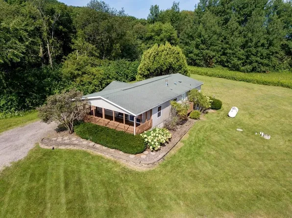 W8604 Norton Rd, Mauston, WI 53948