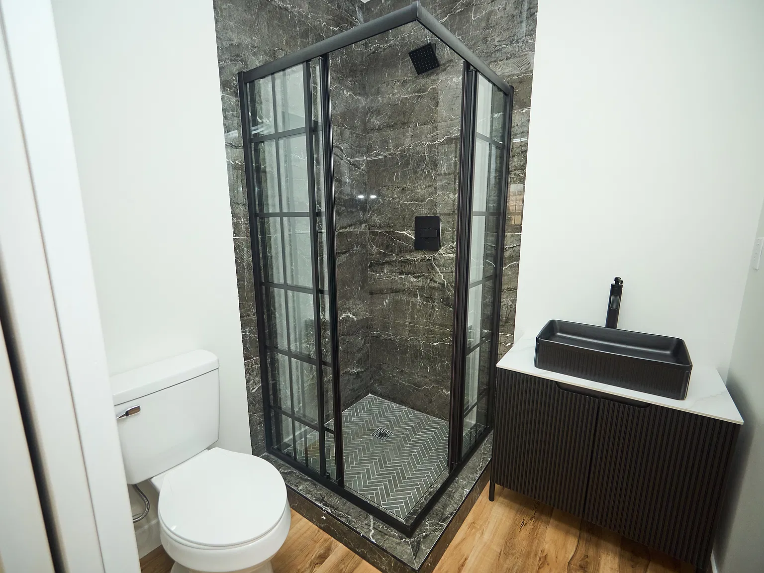 1 bed, 490 sqft, $2,050 — Photo 3