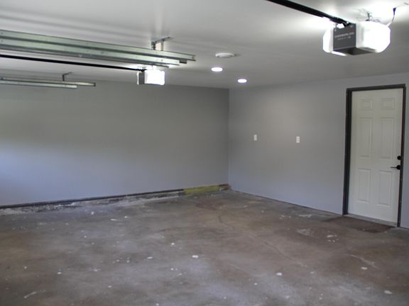 3rd image of 445 Waterville Road